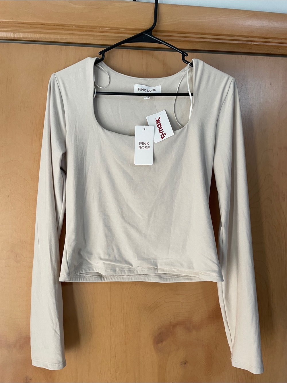 NWT Pink Rose Long Sleeve Scoop Neck Top in Light Beige soft! Size large